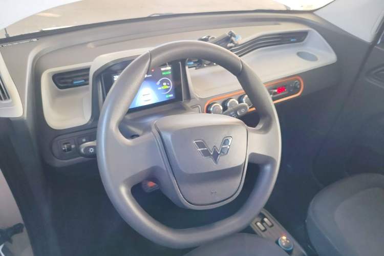 Used Wuling Hongguang MINIEV 2020 Enjoy Edition Lithium-Ion Battery Center Console