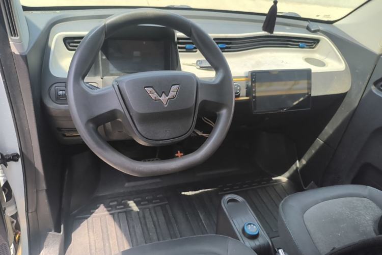 Used Wuling Hongguang MINIEV 2020 Freedom Version Lithium Iron Phosphate Center Console