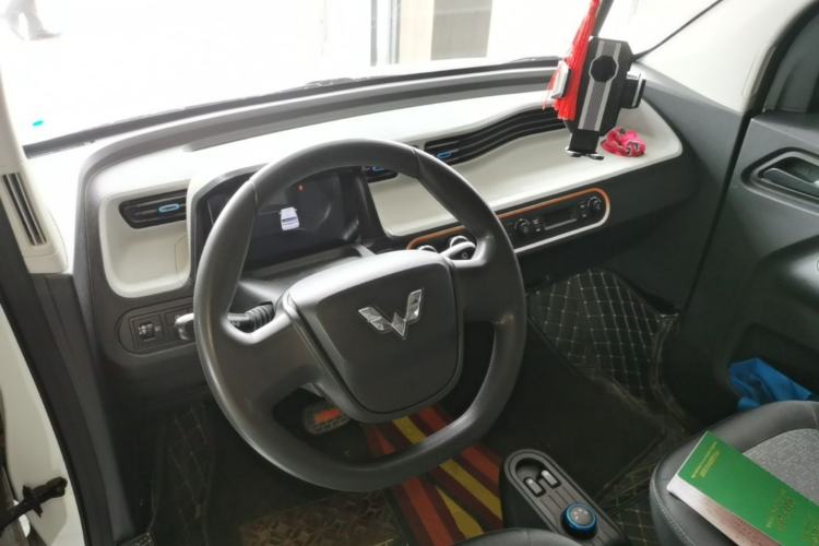 Used Wuling Hongguang MINIEV 2020 Enjoyment Model Lithium Iron Phosphate Center Console