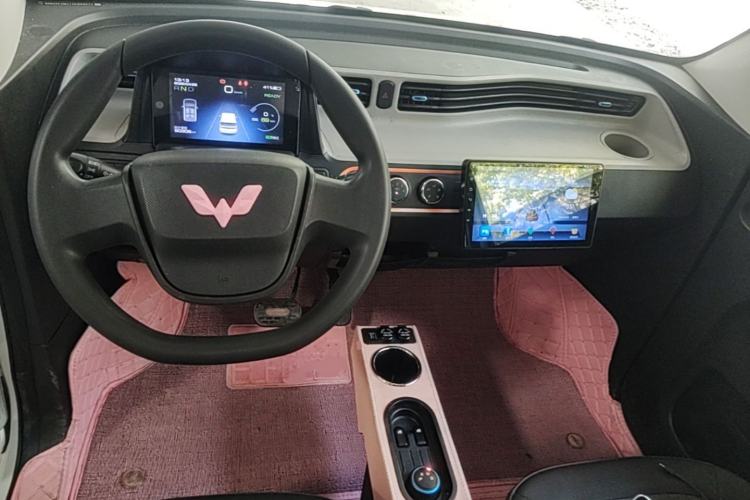 Used Wuling Hongguang MINIEV 2020 Enjoyment Model Lithium Iron Phosphate Center Console