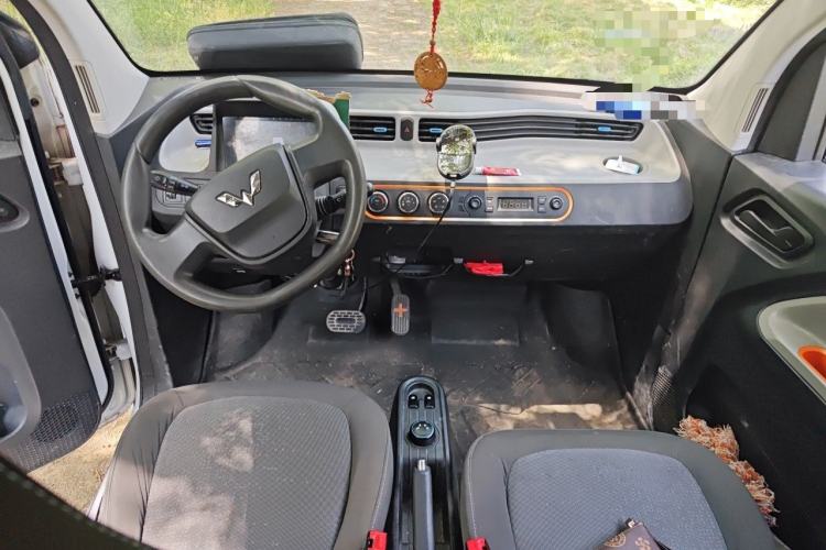 Used Wuling Hongguang MINIEV 2020 Enjoyment Model Lithium Iron Phosphate Center Console