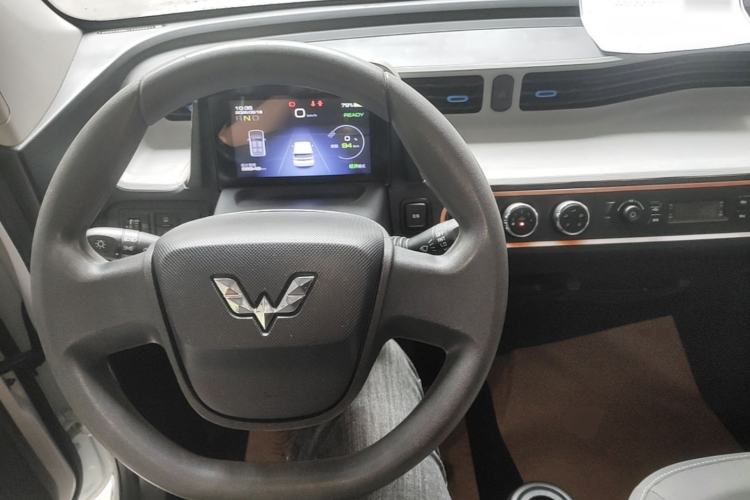 Used Wuling Hongguang MINIEV 2020 Freedom Version Lithium Iron Phosphate Center Console