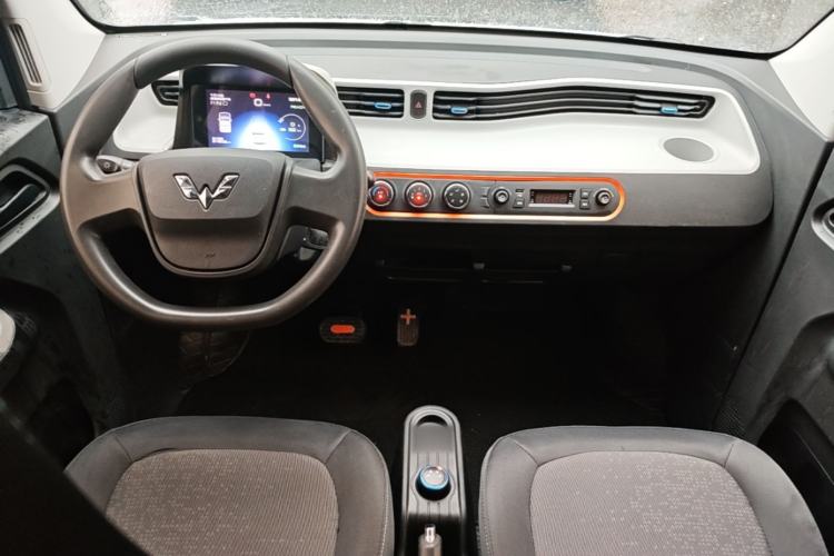 Used Wuling Hongguang MINIEV 2020 Freedom Version Lithium Iron Phosphate Center Console