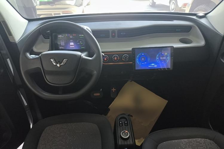 Used Wuling Hongguang MINIEV 2020 Zizai Version Lithium-NMC Center Console