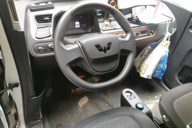 Used Wuling Hongguang MINIEV 2020 Freedom Version Lithium Iron Phosphate Center Console