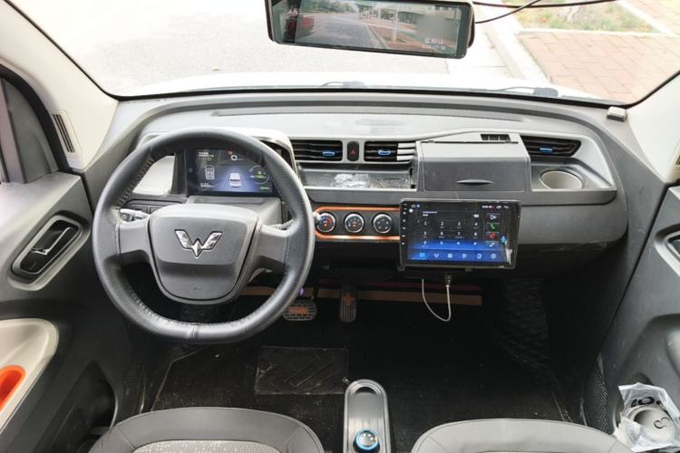 Used Wuling Hongguang MINIEV 2020 Enjoyment Model Lithium Iron Phosphate Center Console