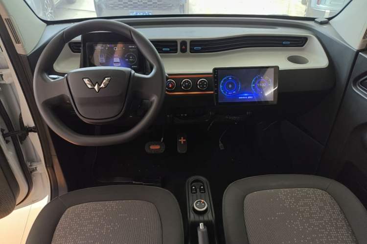 Used Wuling Hongguang MINIEV 2020 Zizai Version Lithium-NMC Center Console