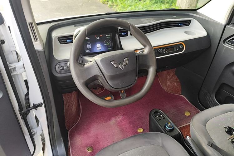 Used Wuling Hongguang MINIEV 2020 Freedom Version Lithium Iron Phosphate Center Console
