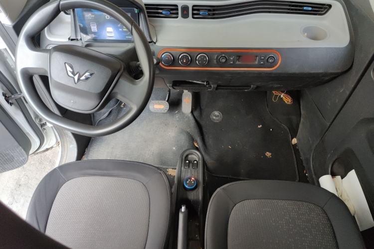Used Wuling Hongguang MINIEV 2020 Lite Version Lithium Iron Phosphate Center Console