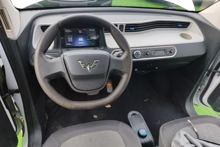 Used Wuling Hongguang MINIEV 2020 Enjoyment Model Lithium Iron Phosphate Center Console