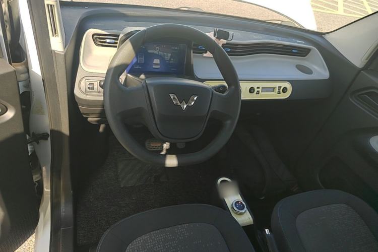 Used Wuling Hongguang MINIEV 2020 Freedom Version Lithium Iron Phosphate Center Console