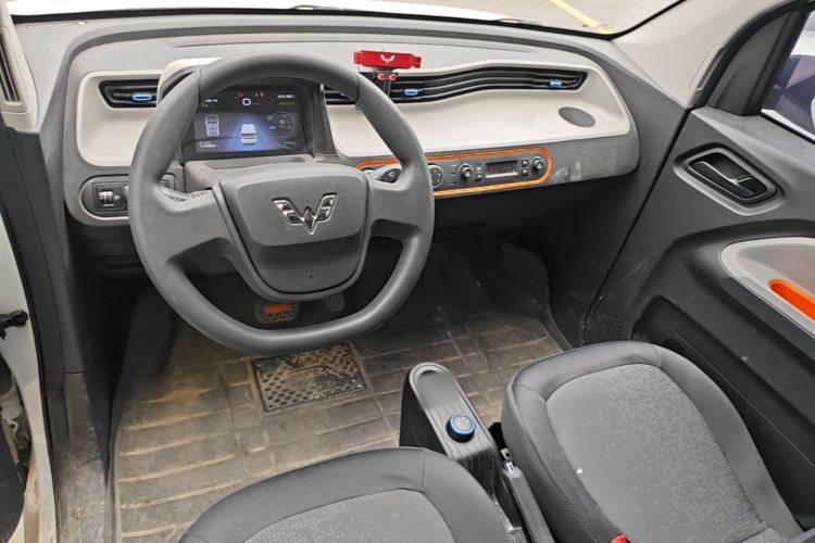 Used Wuling Hongguang MINIEV 2020 Freedom Version Lithium Iron Phosphate Center Console