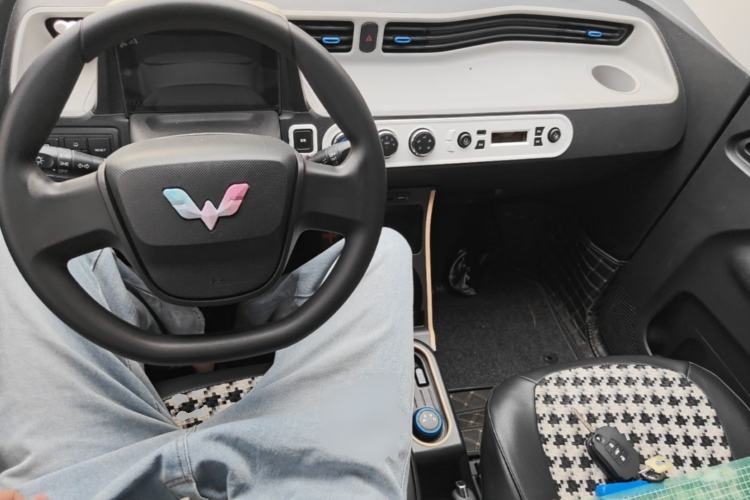 Used Wuling Hongguang MINIEV 2020 Enjoy Edition Lithium-Ion Battery Center Console