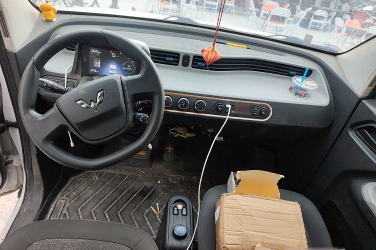 Used Wuling Hongguang MINIEV 2020 Enjoy Edition Lithium-Ion Battery Center Console