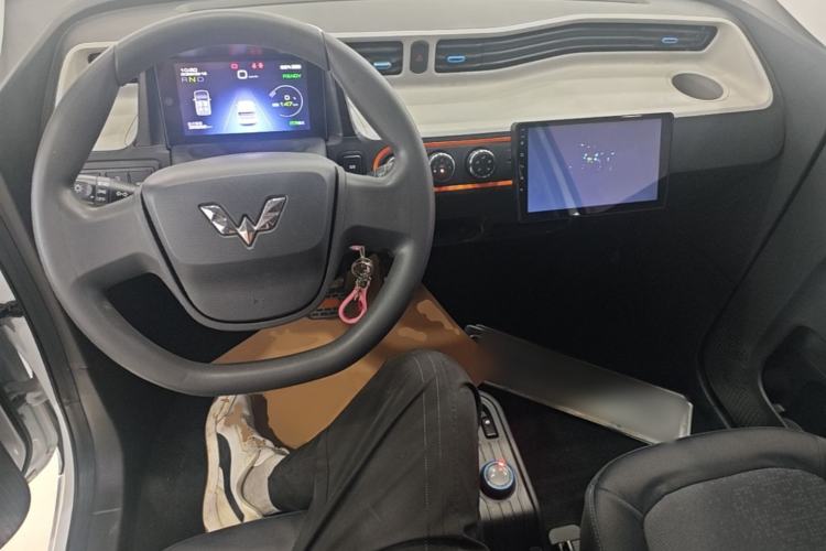 Used Wuling Hongguang MINIEV 2020 Enjoyment Model Lithium Iron Phosphate Center Console