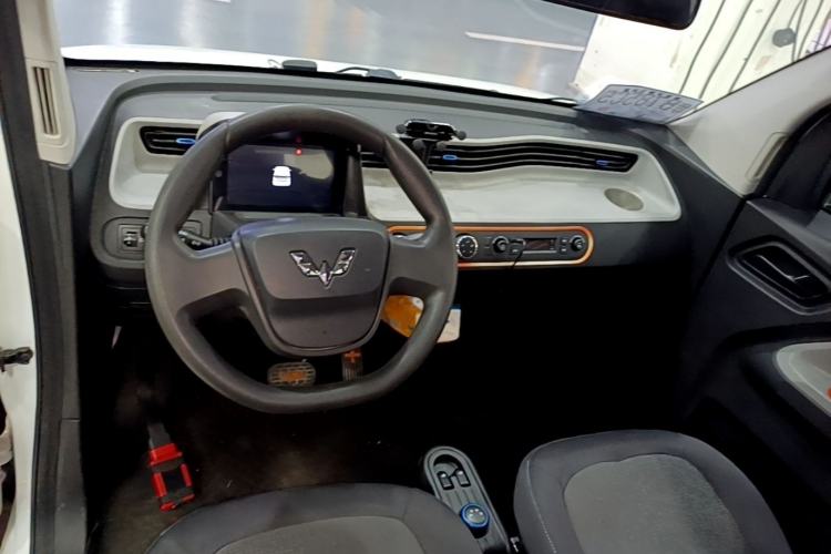 Used Wuling Hongguang MINIEV 2020 Enjoyment Model Lithium Iron Phosphate Center Console