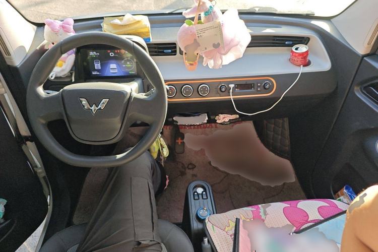 Used Wuling Hongguang MINIEV 2020 Enjoyment Model Lithium Iron Phosphate Center Console