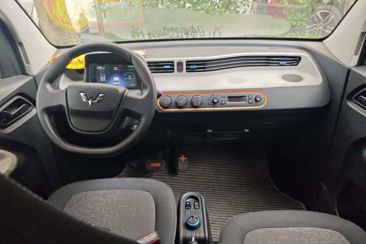 Used Wuling Hongguang MINIEV 2020 Enjoyment Model Lithium Iron Phosphate Center Console