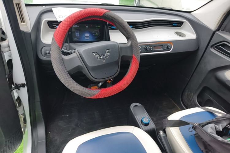 Used Wuling Hongguang MINIEV 2020 Enjoyment Model Lithium Iron Phosphate Center Console