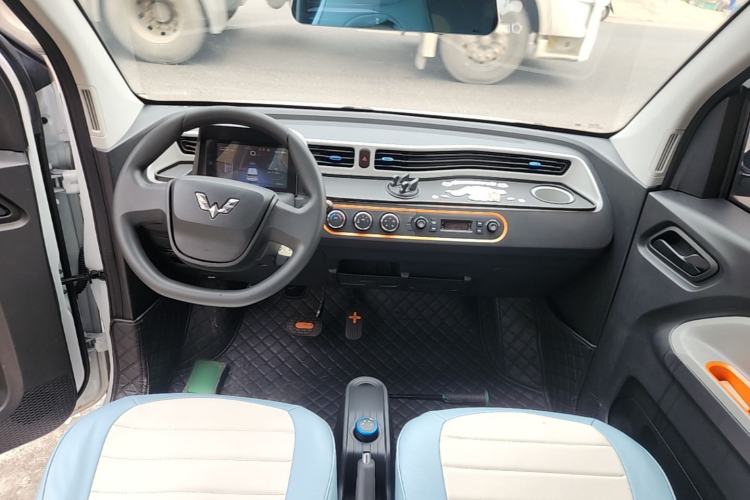 Used Wuling Hongguang MINIEV 2020 Enjoyment Model Lithium Iron Phosphate Center Console