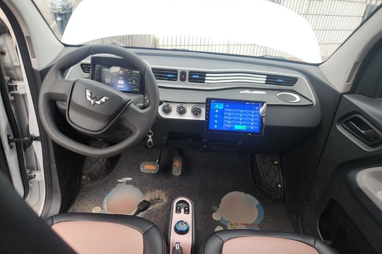 Used Wuling Hongguang MINIEV 2020 Enjoyment Model Lithium Iron Phosphate Center Console