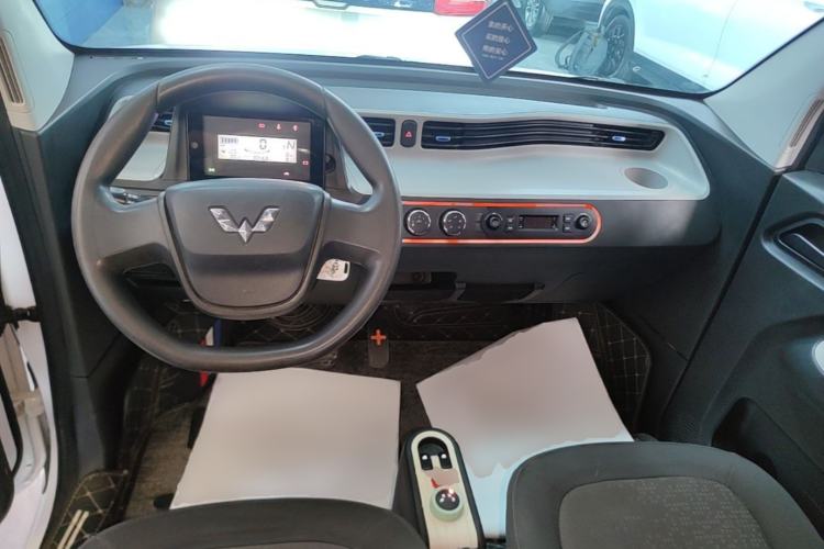 Used Wuling Hongguang MINIEV 2020 Zizai Version Lithium-NMC Center Console