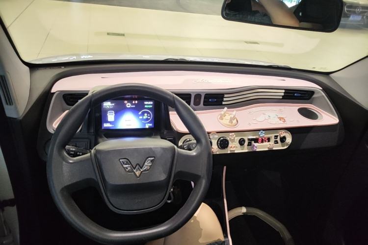 Used Wuling Hongguang MINIEV 2020 Enjoyment Model Lithium Iron Phosphate Center Console
