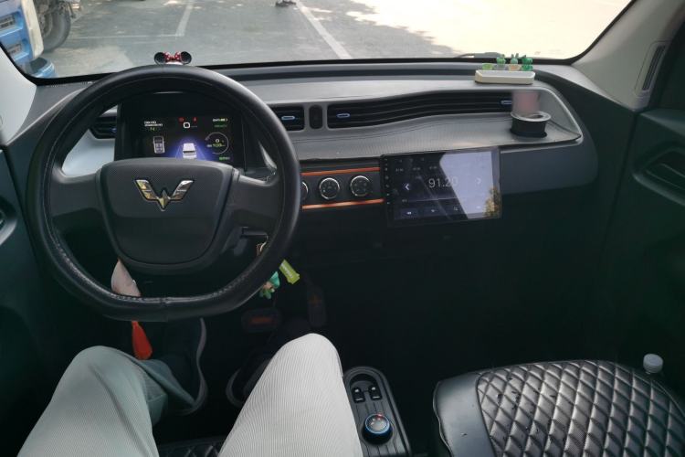 Used Wuling Hongguang MINIEV 2020 Enjoyment Model Lithium Iron Phosphate Center Console