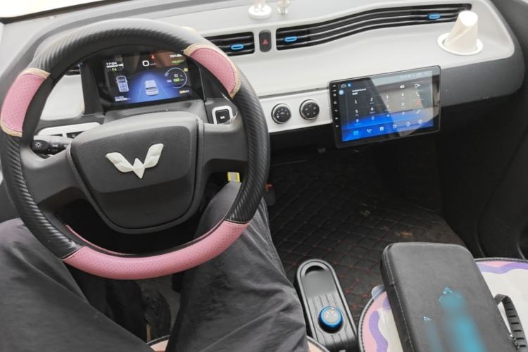 Used Wuling Hongguang MINIEV 2020 Freedom Version Lithium Iron Phosphate Center Console
