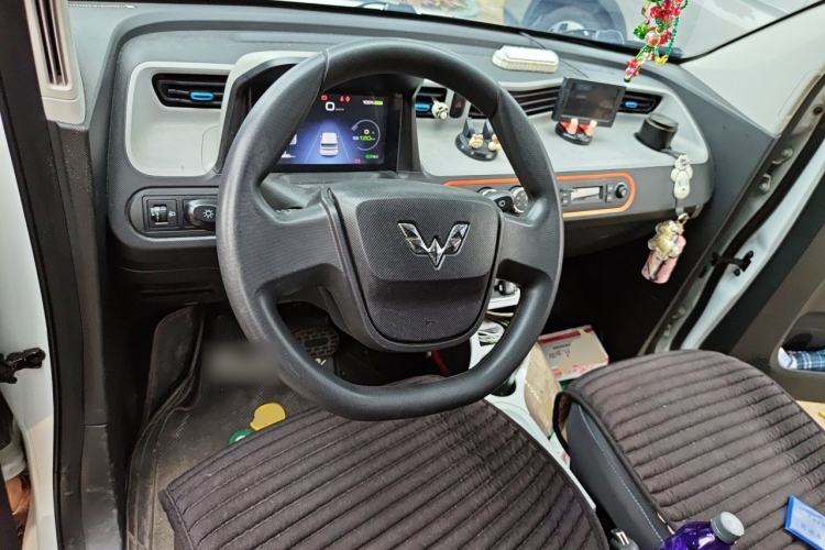 Used Wuling Hongguang MINIEV 2020 Zizai Version Lithium-NMC Center Console