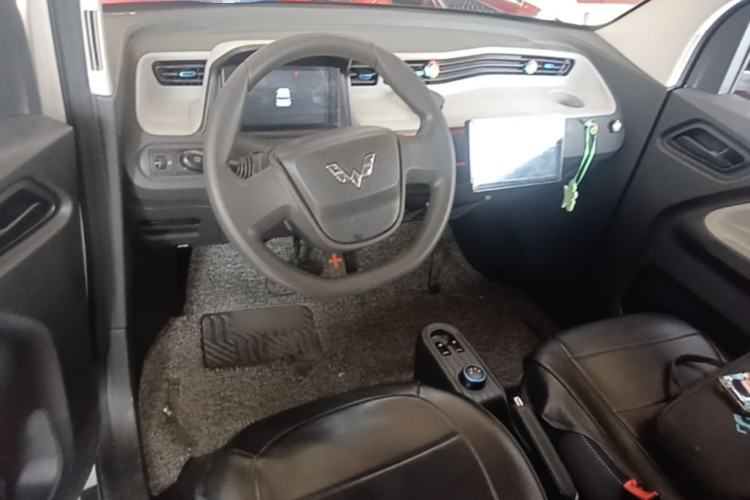 Used Wuling Hongguang MINIEV 2020 Enjoyment Model Lithium Iron Phosphate Center Console