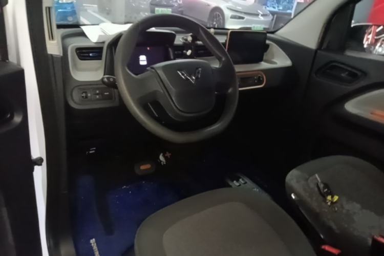 Used Wuling Hongguang MINIEV 2020 Enjoyment Model Lithium Iron Phosphate Center Console