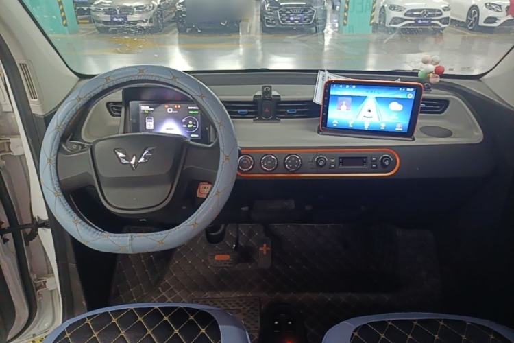 Used Wuling Hongguang MINIEV 2020 Zizai Version Lithium-NMC Center Console