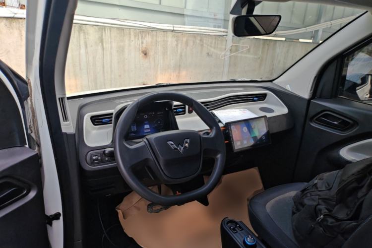 Used Wuling Hongguang MINIEV 2020 Freedom Version Lithium Iron Phosphate Center Console