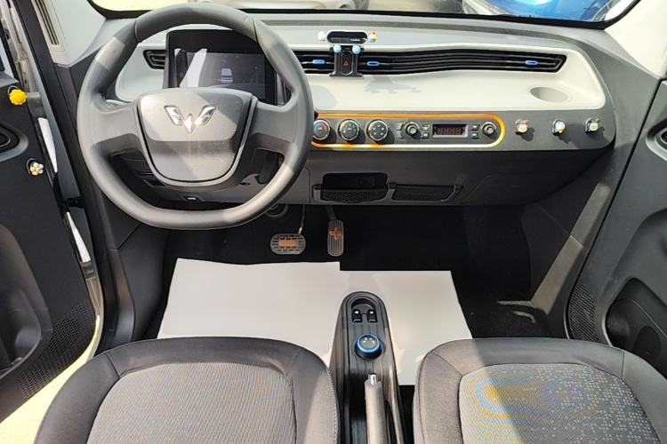 Used Wuling Hongguang MINIEV 2020 Zizai Version Lithium-NMC Center Console