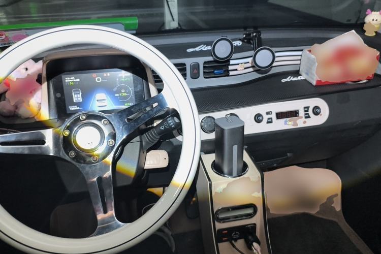 Used Wuling Hongguang MINIEV 2020 Enjoyment Model Lithium Iron Phosphate Center Console