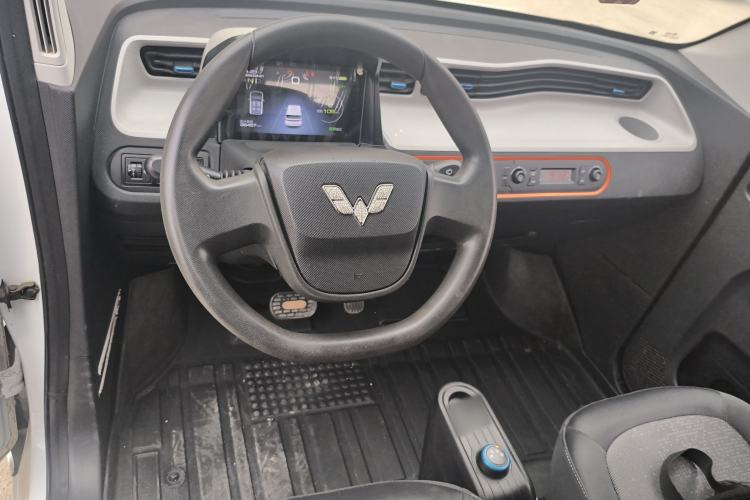 Used Wuling Hongguang MINIEV 2020 Freedom Version Lithium Iron Phosphate Center Console