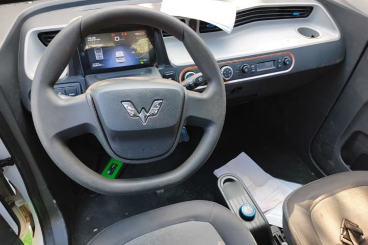 Used Wuling Hongguang MINIEV 2020 Enjoyment Model Lithium Iron Phosphate Center Console
