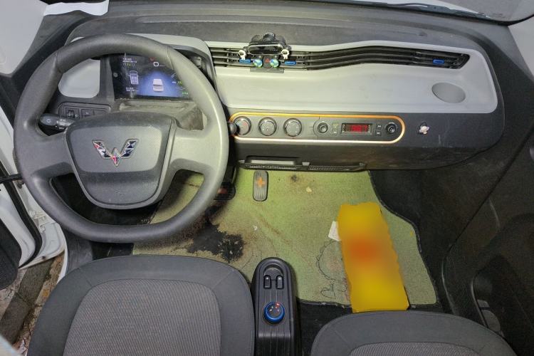 Used Wuling Hongguang MINIEV 2020 Zizai Version Lithium-NMC Center Console
