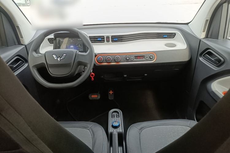 Used Wuling Hongguang MINIEV 2020 Enjoyment Model Lithium Iron Phosphate Center Console