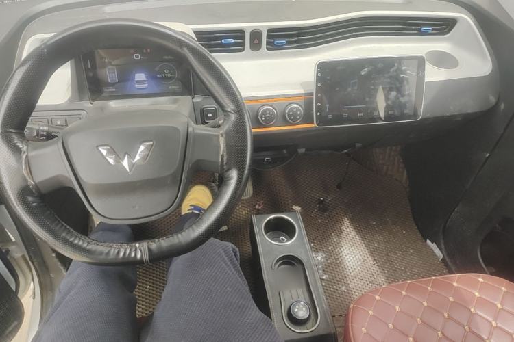Used Wuling Hongguang MINIEV 2020 Zizai Version Lithium-NMC Center Console