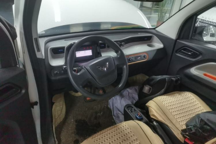 Used Wuling Hongguang MINIEV 2020 Freedom Version Lithium Iron Phosphate Center Console