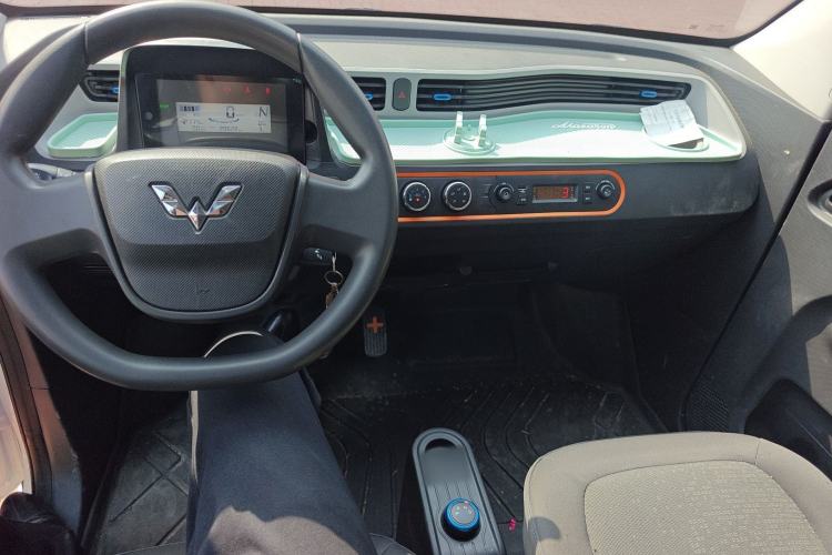 Used Wuling Hongguang MINIEV 2020 Lite Version Lithium Iron Phosphate Center Console