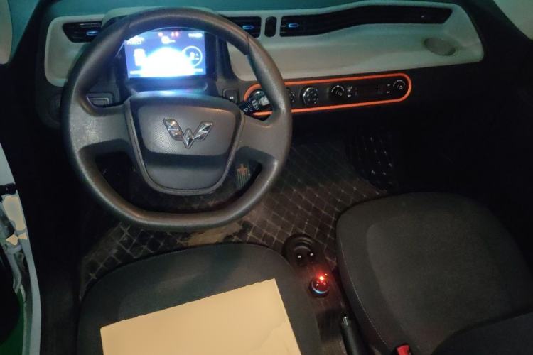 Used Wuling Hongguang MINIEV 2020 Freedom Version Lithium Iron Phosphate Center Console