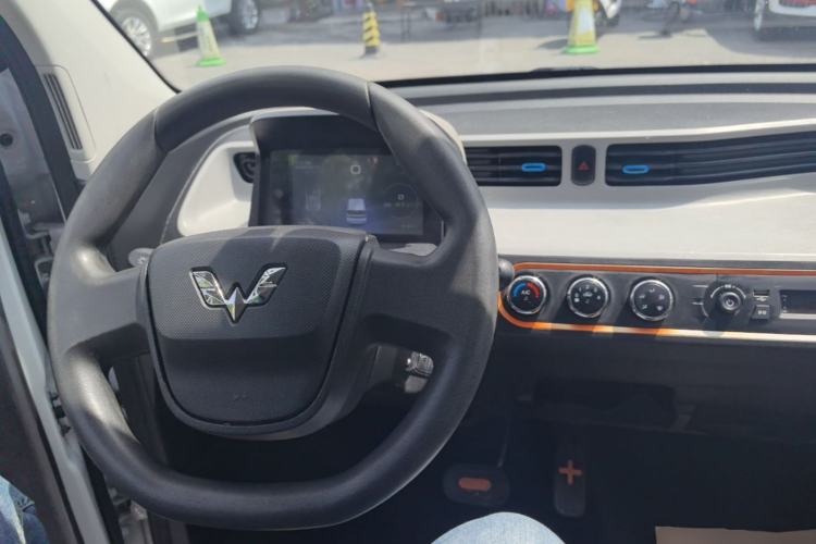 Used Wuling Hongguang MINIEV 2020 Zizai Version Lithium-NMC Center Console
