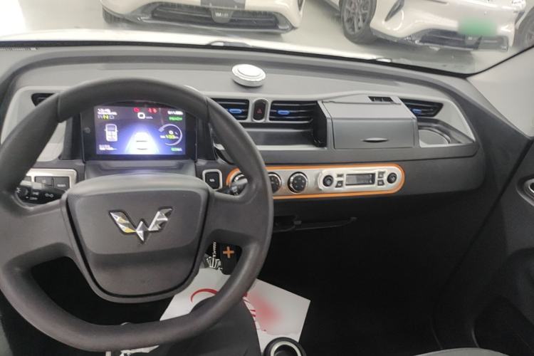 Used Wuling Hongguang MINIEV 2020 Enjoyment Model Lithium Iron Phosphate Center Console