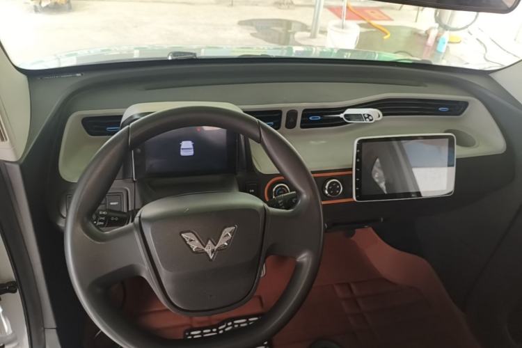 Used Wuling Hongguang MINIEV 2020 Freedom Version Lithium Iron Phosphate Center Console