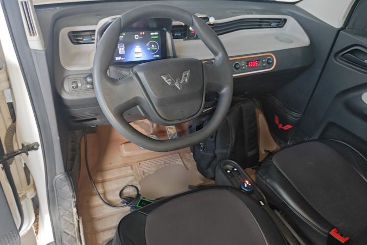 Used Wuling Hongguang MINIEV 2020 Freedom Version Lithium Iron Phosphate Center Console