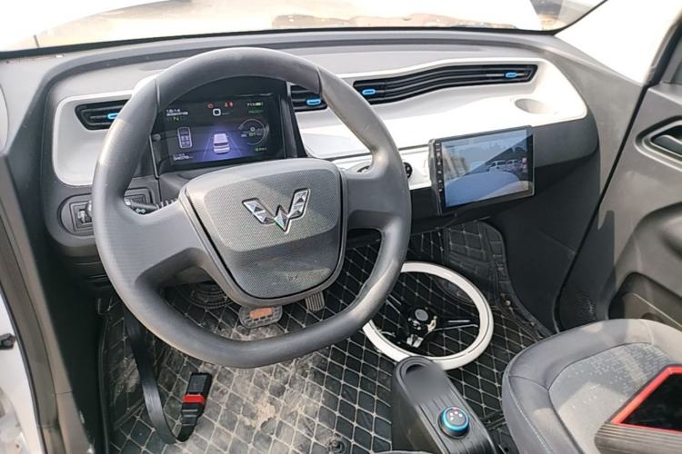 Used Wuling Hongguang MINIEV 2020 Zizai Version Lithium-NMC Center Console