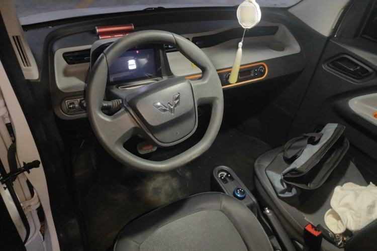 Used Wuling Hongguang MINIEV 2020 Freedom Version Lithium Iron Phosphate Center Console